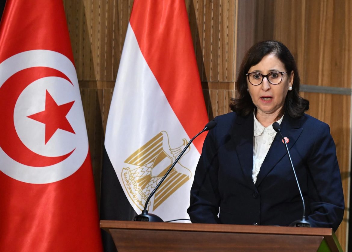 رئيسة الحكومة التونسية: منتدى الأعمال المصري التونسي يوفر فرصة هامة للتعاون بين المستثمرين من البلدين رئيسة الحكومة التونسية: منتدى الأعمال المصري التونسي يوفر فرصة هامة للتعاون بين المستثمرين من البلدين