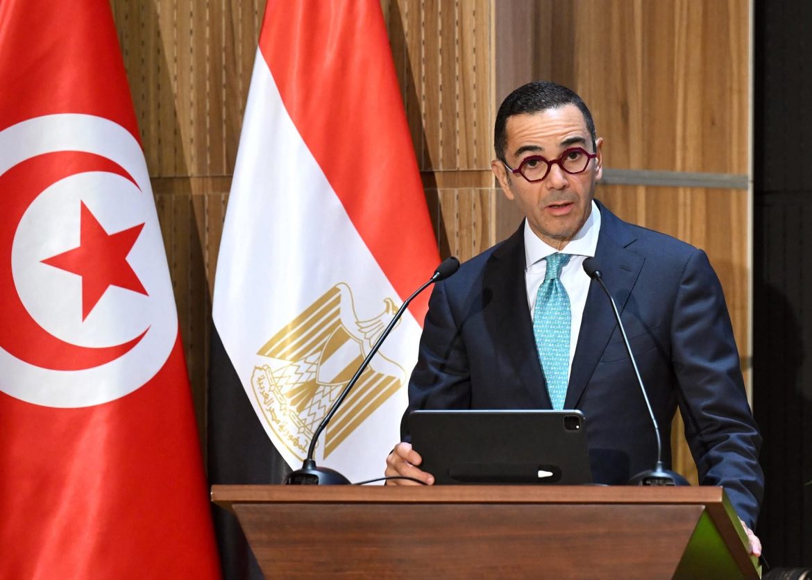 وزير الاستثمار يدعو رجال الأعمال إلى الاستفادة من منتدى الأعمال المصري التونسي لإطلاق مشروعات مشتركة وزير الاستثمار يدعو رجال الأعمال إلى الاستفادة من منتدى الأعمال المصري التونسي لإطلاق مشروعات مشتركة