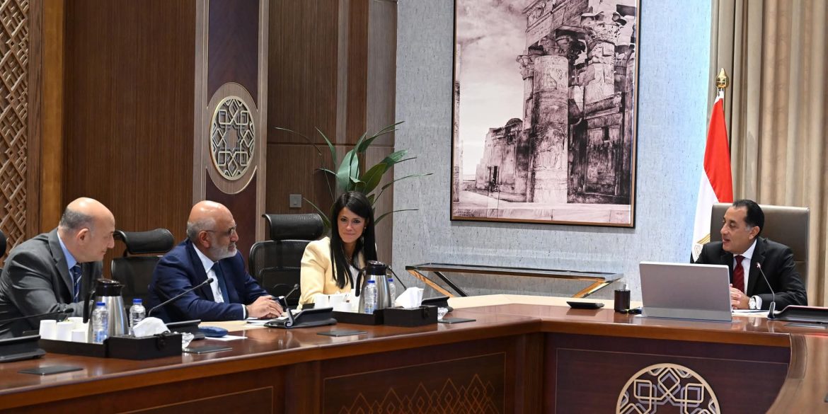 رئيس الوزراء يستعرض التعاون المشترك بين مصر والبنك الدولي رئيس الوزراء يستعرض التعاون المشترك بين مصر والبنك الدولي