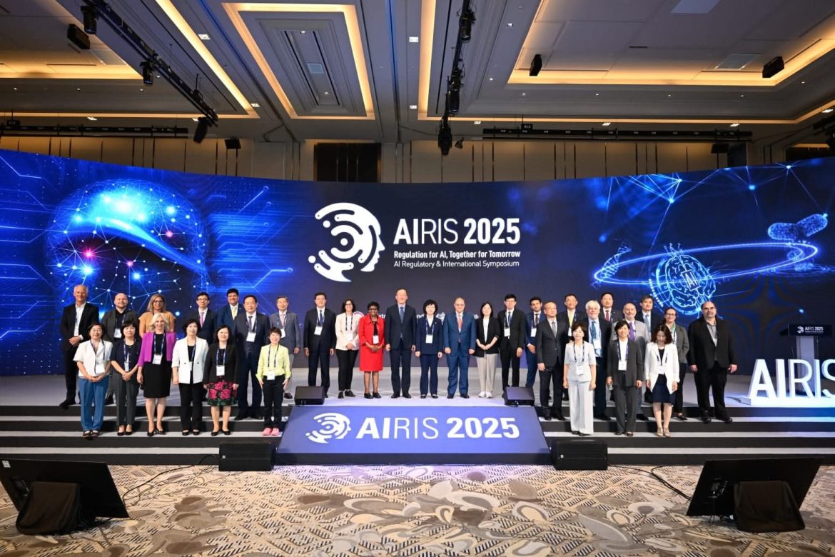 رئيس هيئة الدواء يشارك في المؤتمر الدولي للذكاء الاصطناعي في الهيئات الدوائية رئيس هيئة الدواء يشارك في المؤتمر الدولي للذكاء الاصطناعي في الهيئات الدوائية