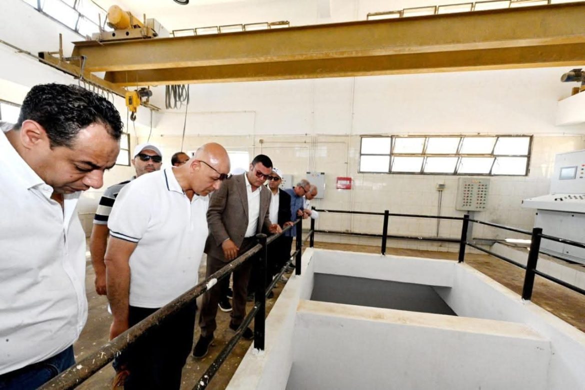 وزير الإسكان يتفقد محطة رفع صرف صحي الخامس شرق بمدينة 6 أكتوبر  وزير الإسكان يتفقد محطة رفع صرف صحي الخامس شرق بمدينة 6 أكتوبر