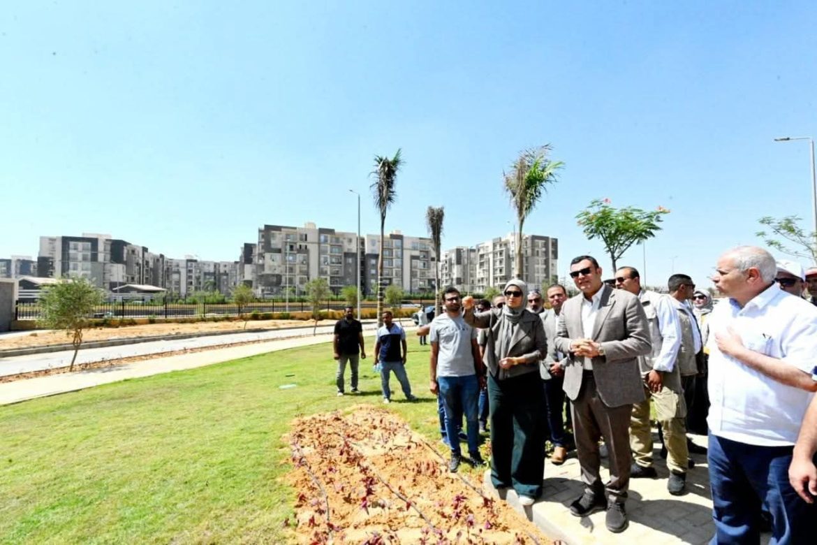 وزير الإسكان يتفقد سير العمل بالمشروع السكني جنة 4 بمدينة الشيخ زايد وزير الإسكان يتفقد سير العمل بالمشروع السكني جنة 4 بمدينة الشيخ زايد