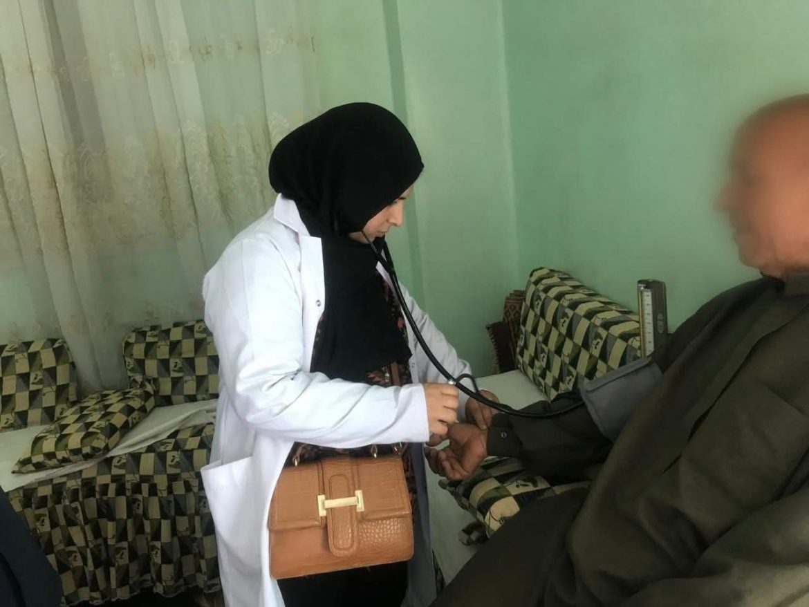 وزارة الصحة: «100 يوم صحة» قدّمت 88 مليونا خدمة طبية مجانية خلال 61 يوما وزارة الصحة: «100 يوم صحة» قدّمت 88 مليونا خدمة طبية مجانية خلال 61 يوما