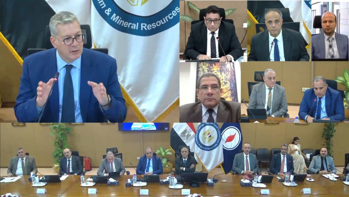وزير البترول: ميناء الحمراء البترولى ركيزة استراتيجية لجذب الاستثمارات وزير البترول: ميناء الحمراء البترولى ركيزة استراتيجية لجذب الاستثمارات