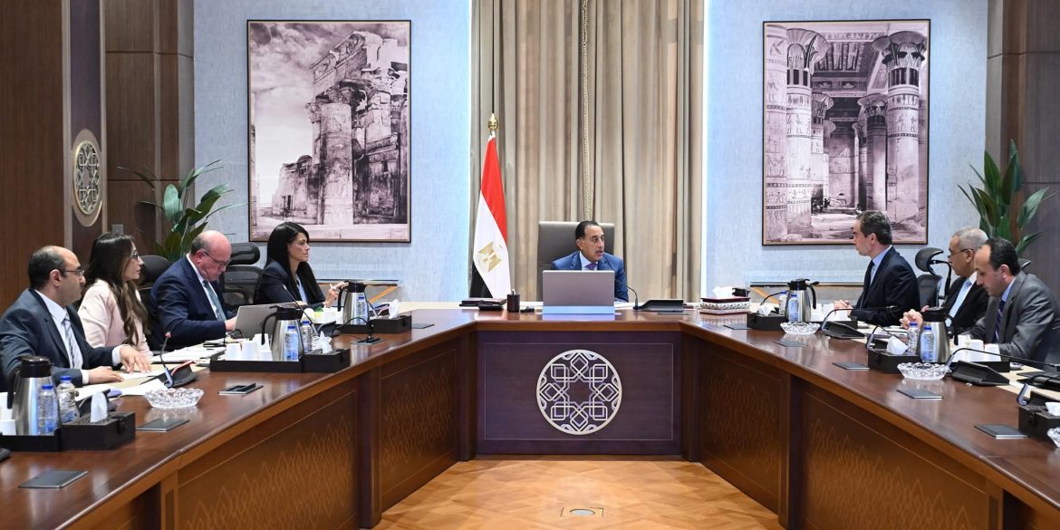 رئيس الوزراء يتابع إجراءات فض التشابكات المالية بين الهيئة الوطنية للإعلام وبنك الاستثمار القومي