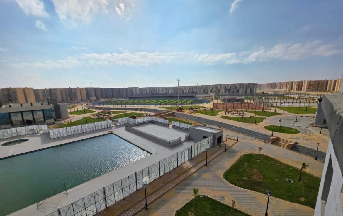 وزير الإسكان يؤكد على المتابعة الميدانية المستمرة للمشروعات القومية بمدينة أكتوبر الجديدة