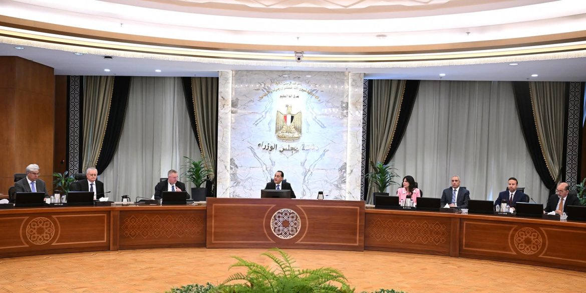 رئيس الوزراء يبحث إنشاء المنطقة الصناعية الروسية بالمنطقة الاقتصادية لقناة السويس