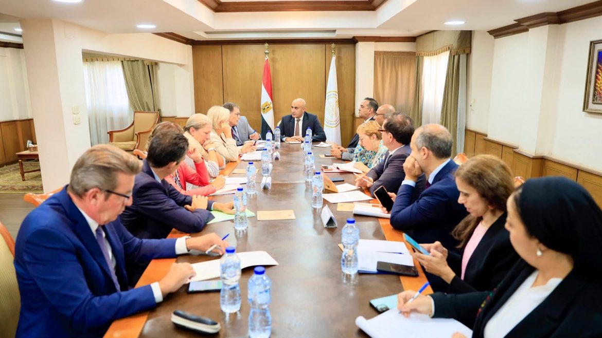 وزير التعليم: نتطلع لشراكة أعمق مع فرنسا بمجالي التعليم العام والفني