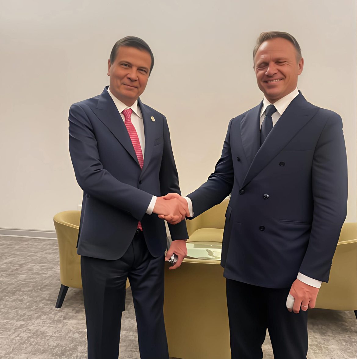 وزير الزراعة يبحث كيفية الاستفادة من التجربة الإيطالية في مجال التعاونيات الزراعية