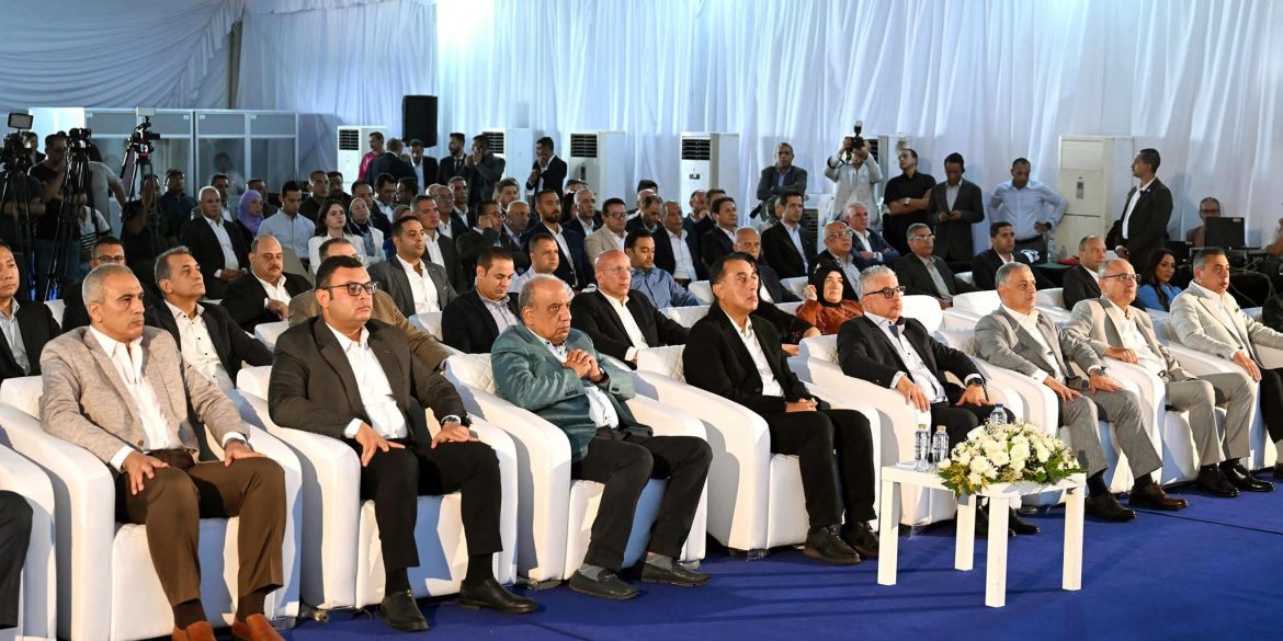 رئيس الوزراء يشهد احتفالية افتتاح عددٍ من المشروعات التنموية والصناعية بمنطقة القنطرة غرب 