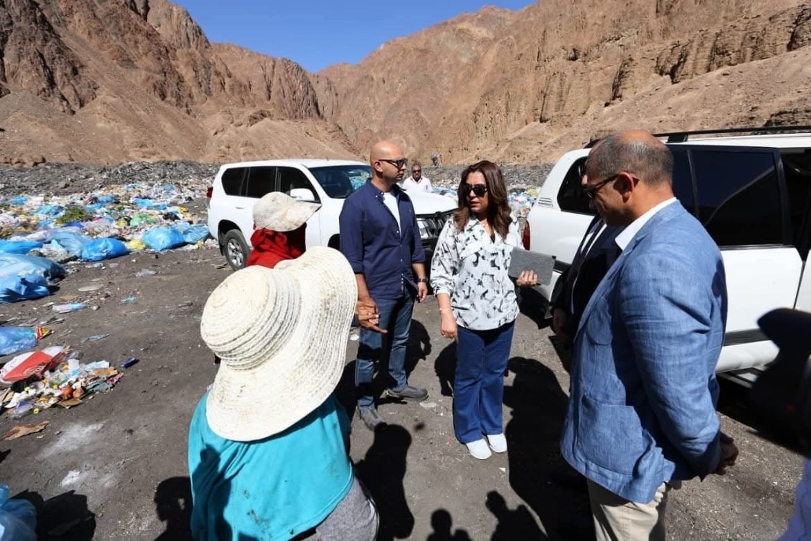 القائم بأعمال وزير البيئة توجه بتنفيذ منظومة متكاملة لجمع وتدوير المخلفات بمدينة دهب القائم بأعمال وزير البيئة توجه بتنفيذ منظومة متكاملة لجمع وتدوير المخلفات بمدينة دهب