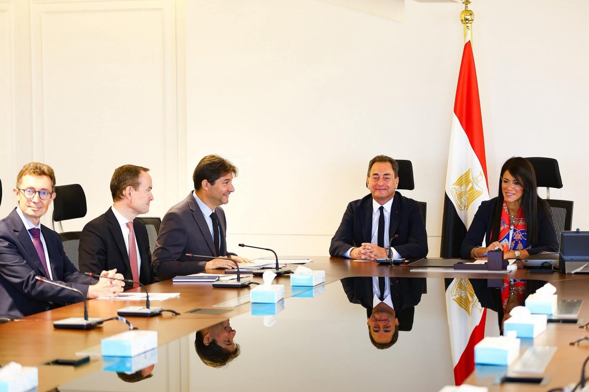 وزيرة التخطيط تبحث آليات تنفيذ اتفاق الشراكة الاقتصادية مع السفير الفرنسي