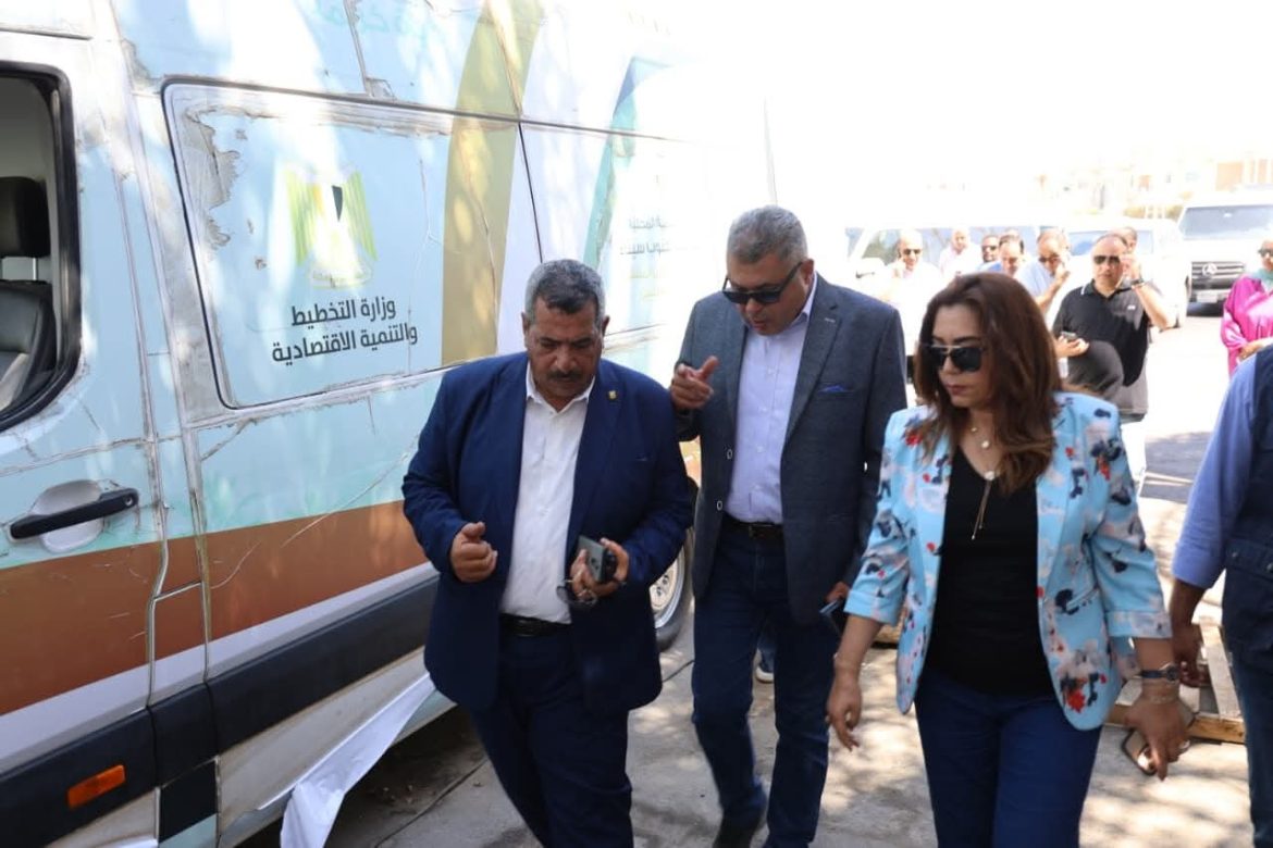 وزيرة التنمية المحلية توجه بتنظيم سيارة المركز التكنولوجي المتنقل لخدمة جميع مناطق محافظة جنوب سيناء