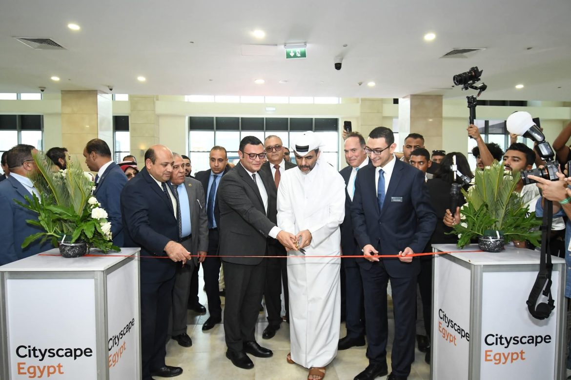 وزير الإسكان: استقرار السوق يعزز ثقة المستثمرين العقاريين في مصر