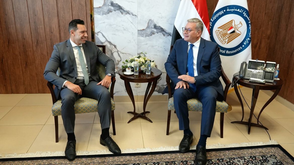 وزير البترول يستعرض خطط انتاج الغاز بدسوق وغرب الدلتا مع هاربور إنرجي البريطانية