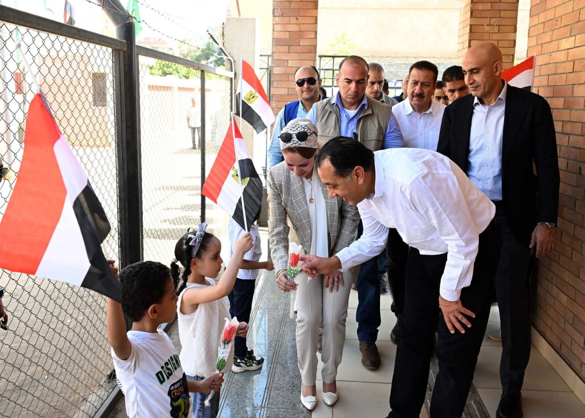 رئيس الوزراء يتفقد مركز تنمية الأسرة والطفل ضمن مشروعات مبادرة حياة كريمة