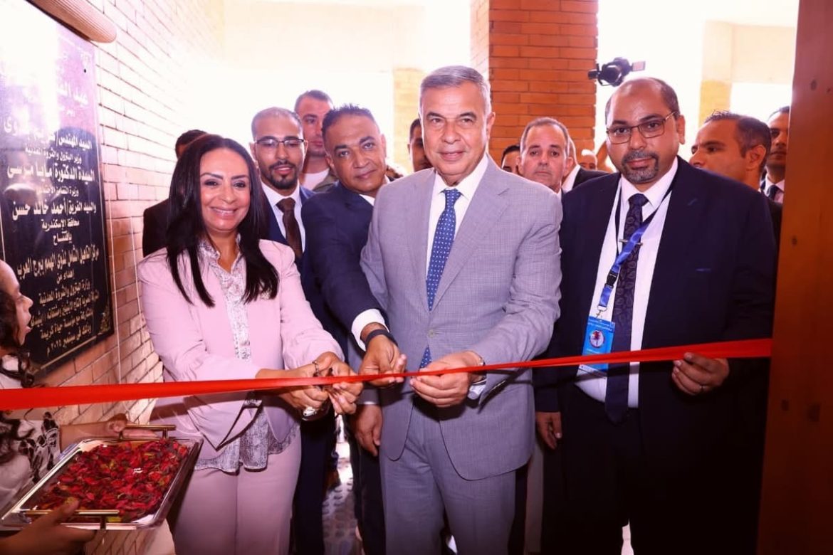 وزيرة التضامن الاجتماعي ومحافظ الإسكندرية يفتتحان مركز التأهيل الشامل لذوي الإعاقة بـ”برج العرب” وزيرة التضامن الاجتماعي ومحافظ الإسكندرية يفتتحان مركز التأهيل الشامل لذوي الإعاقة بـ"برج العرب"