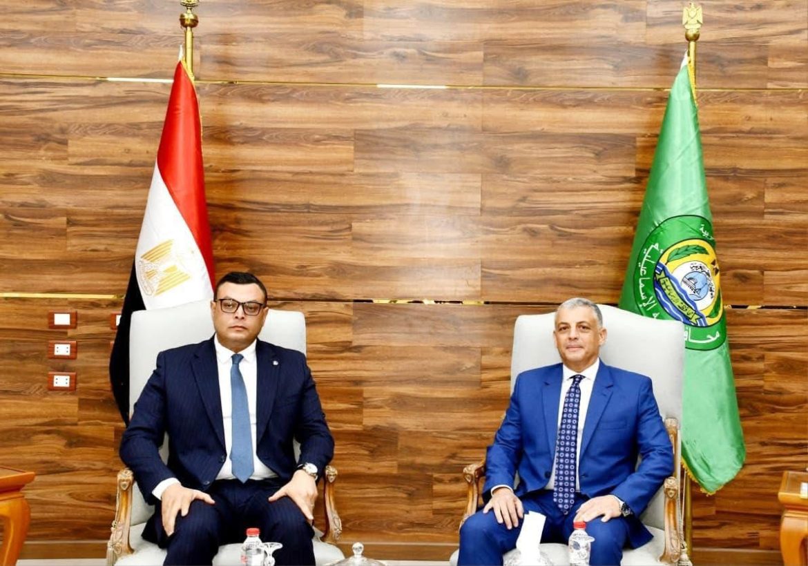 وزير الإسكان يوجه باستمرار التنسيق بشأن المشروعات في نطاق محافظة الإسماعيلية