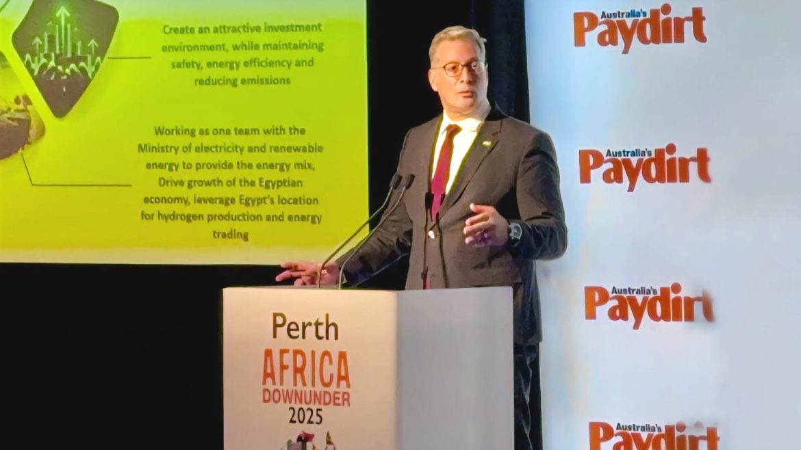 وزير البترول: إطلاق مشروع مسح جوي للإمكانات التعدينية على مستوى الجمهورية