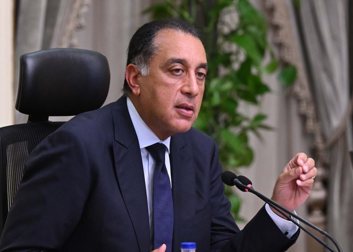 رئيس الوزراء يبدأ جولة تفقدية بعدد من مشروعات إعادة إحياء مناطق القاهرة التاريخية