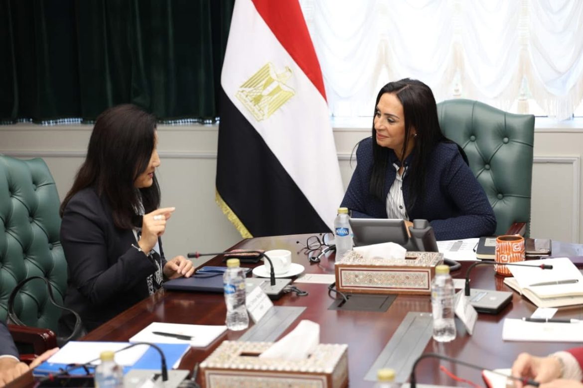 وزيرة التضامن الاجتماعي تشيد بحجم التعاون والشراكة بين الوزارة وبرنامج الأمم المتحدة الإنمائي في مصر وزيرة التضامن الاجتماعي تشيد بحجم التعاون والشراكة بين الوزارة وبرنامج الأمم المتحدة الإنمائي في مصر
