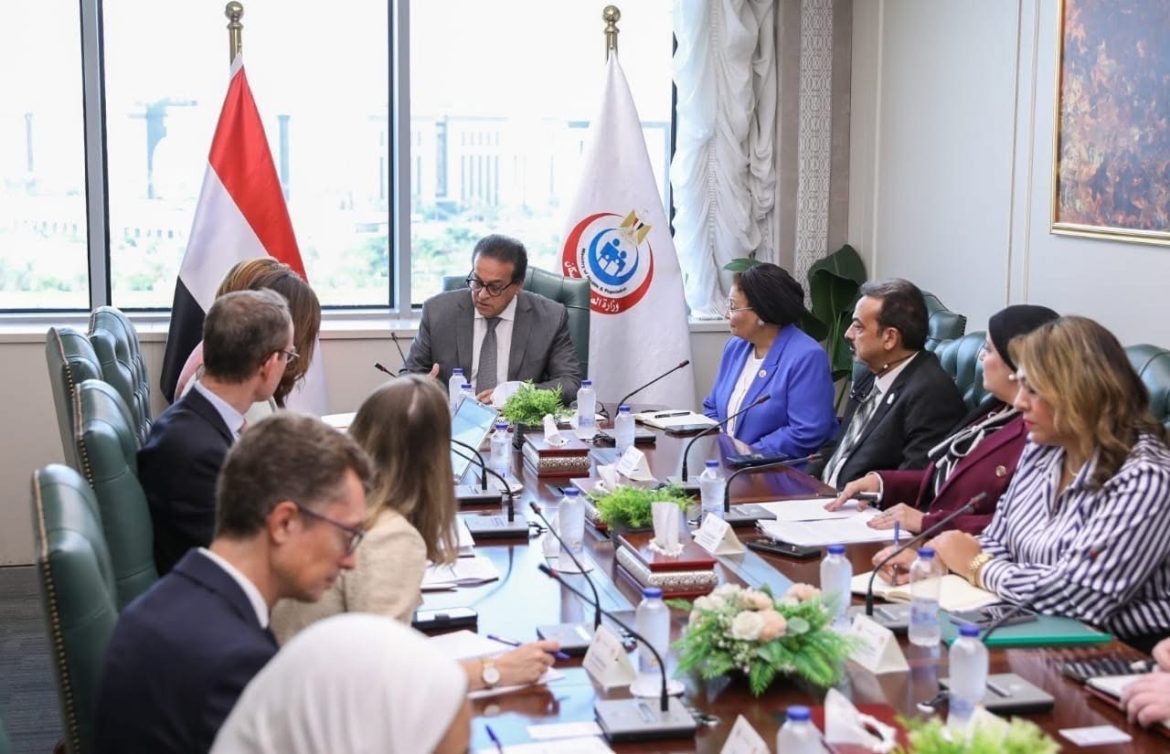 وزير الصحة يستقبل وفد الوكالة الفرنسية للتنمية لتعزيز التعاون في القطاع الصحي وزير الصحة يستقبل وفد الوكالة الفرنسية للتنمية لتعزيز التعاون في القطاع الصحي
