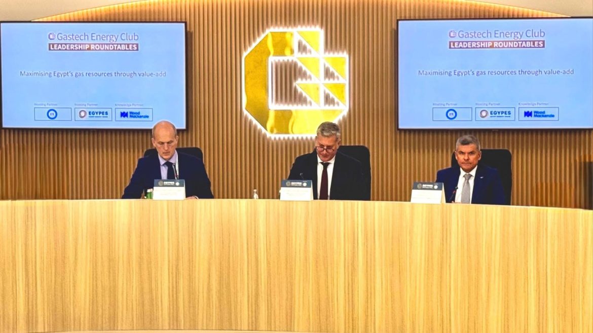 IMG_6840 وزير البترول يرأس المائدة المستديرة بمؤتمر Gastech لتعظيم الاستفادة من موارد الغاز المصري