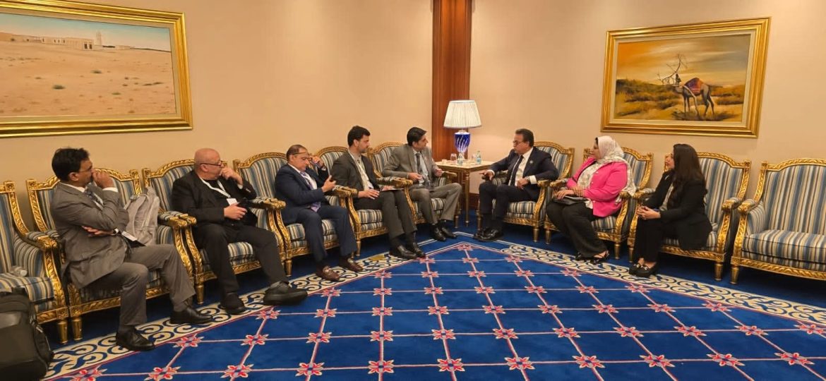 وزير الصحة يبحث في مكافحة فيروس سي وتطبيق التأمين الصحي الشامل مع نظيره الباكستاني