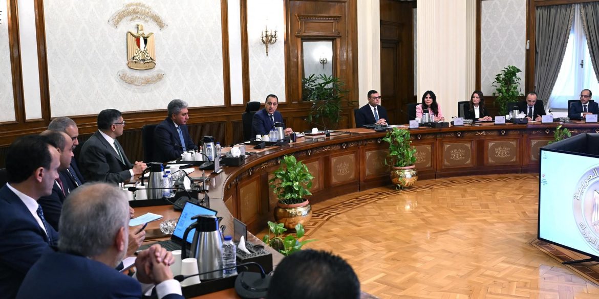 رئيس الوزراء يستعرض مستجدات مشروع إعادة إحياء منطقة نزلة السمان كمقصد سياحي