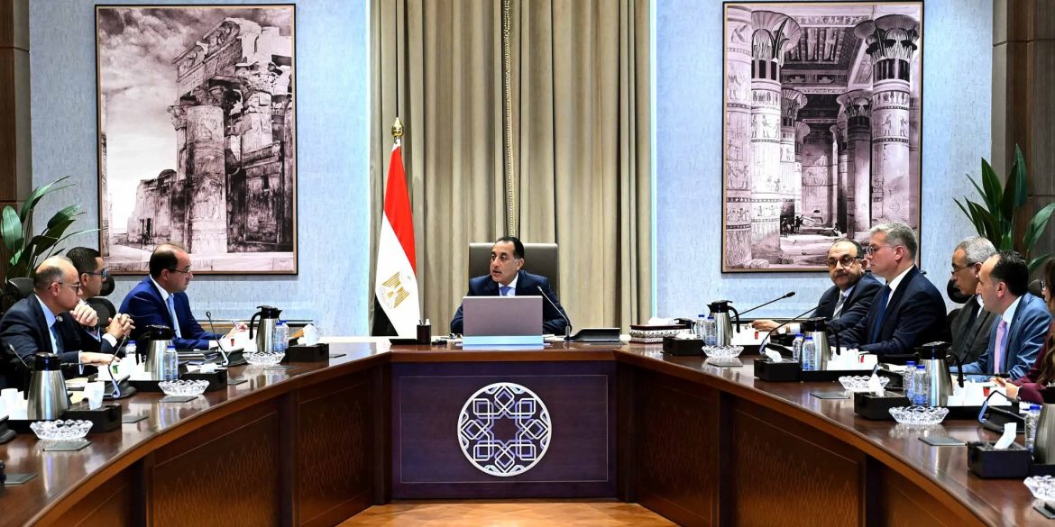 رئيس الوزراء يستعرض جهود تجهيز الشركات الحكومية للطرح وسُبل تنشيط البورصة المصرية رئيس الوزراء يستعرض جهود تجهيز الشركات الحكومية للطرح وسُبل تنشيط البورصة المصرية