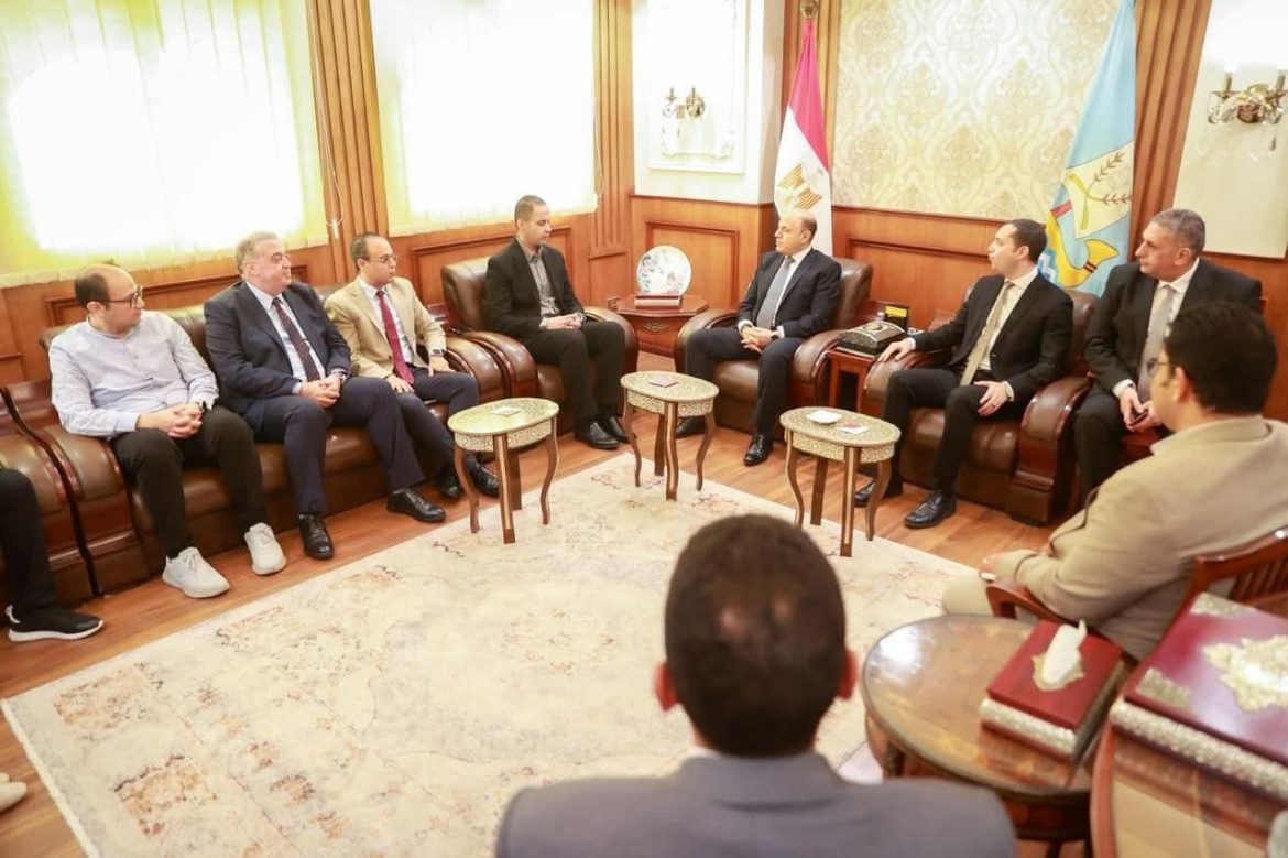 نائب وزير الصحة يبحث في تطوير المنظومة الصحية مع محافظ كفر الشيخ نائب وزير الصحة يبحث في تطوير المنظومة الصحية مع محافظ كفر الشيخ