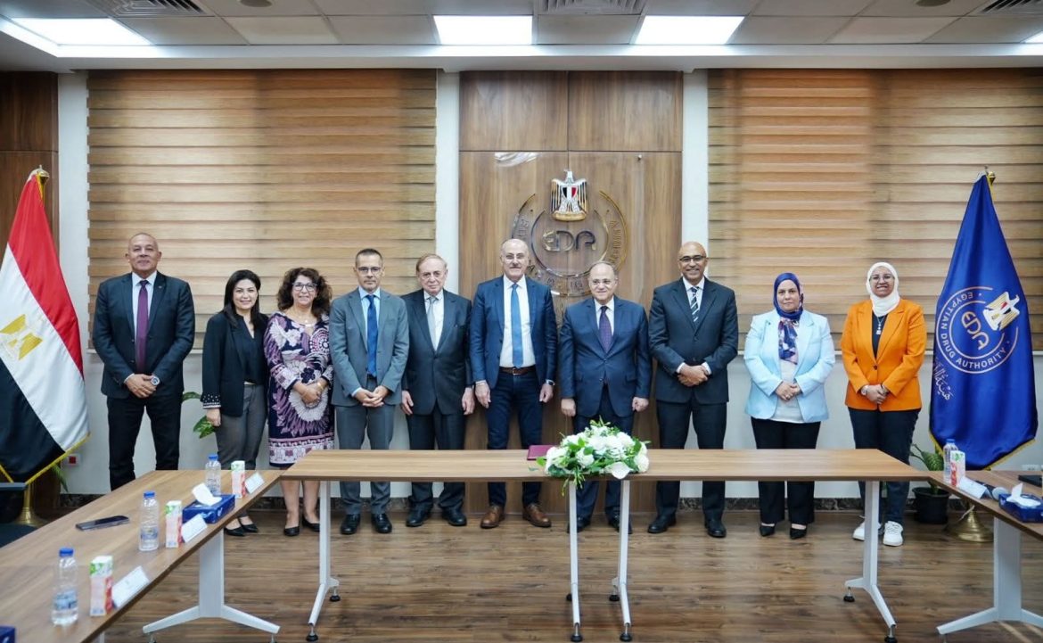 هيئة الدواء تستقبل وفداً لبنانياً للاطلاع على التجربة التنظيمية المصرية الرائدة هيئة الدواء تستقبل وفداً لبنانياً للاطلاع على التجربة التنظيمية المصرية الرائدة