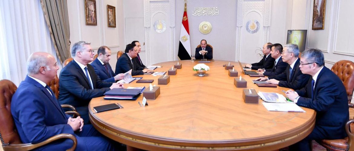 الرئيس السيسي يبحث توطيد التعاون الاقتصادي والاستثماري مع الصين الرئيس السيسي يبحث توطيد التعاون الاقتصادي والاستثماري مع الصين