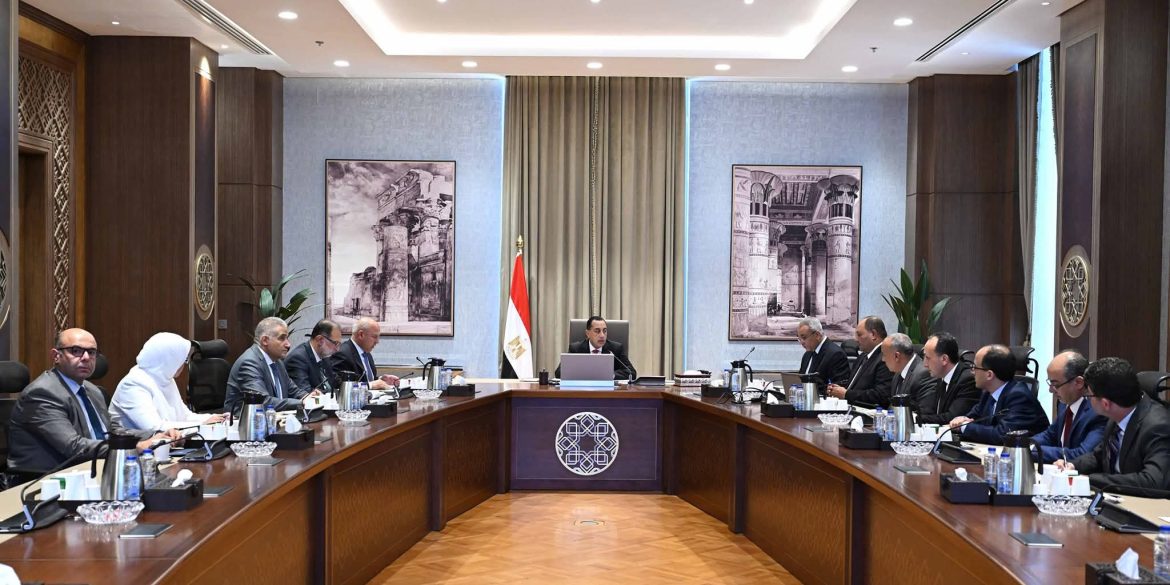 رئيس الوزراء يتابع الإجراءات المتخذة لتوفير اللحوم الحمراء