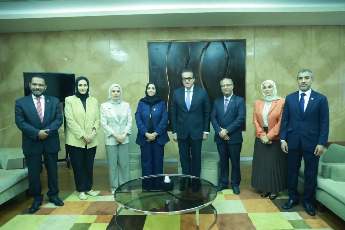 وزير الصحة يبحث تعزيز التعاون الصحي وتبادل الخبرات بين مصر والبحرين