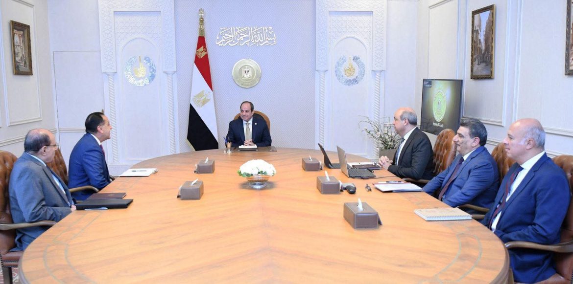 الرئيس السيسي يتابع الموقف التنفيذي لمشروع مبنى 4 بمطار القاهرة الدولي