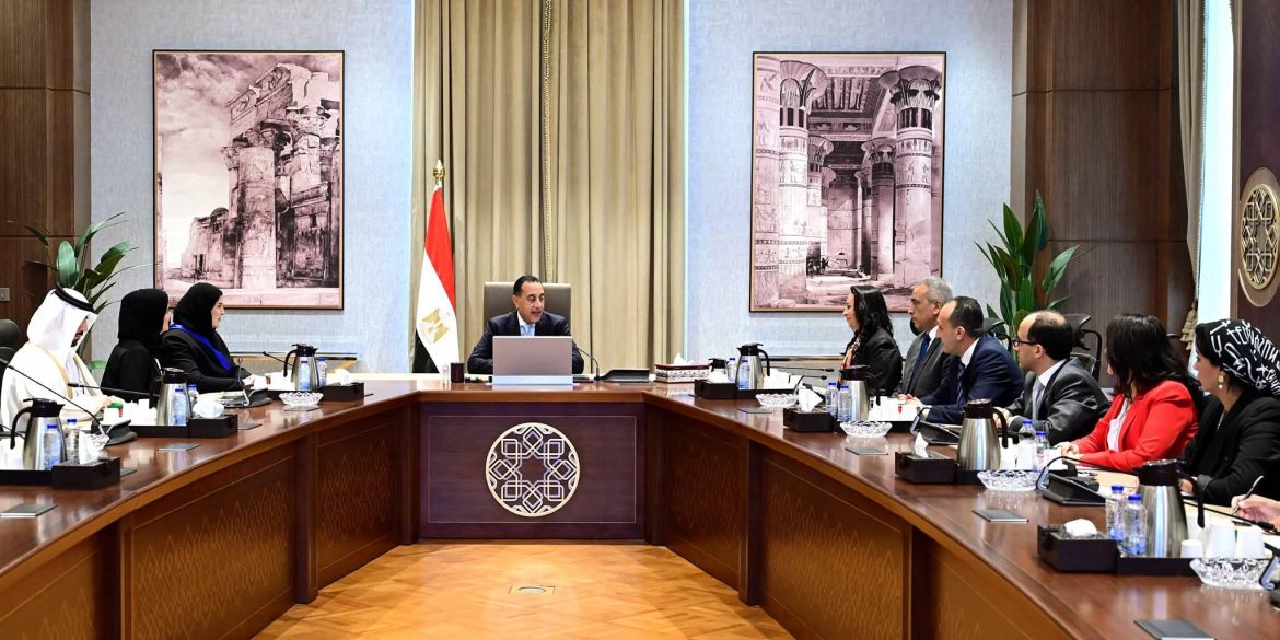 رئيس الوزراء يبحث إدخال المساعدات الإنسانية إلى قطاع غزة مع وفد وزارة الخارجية القطرية