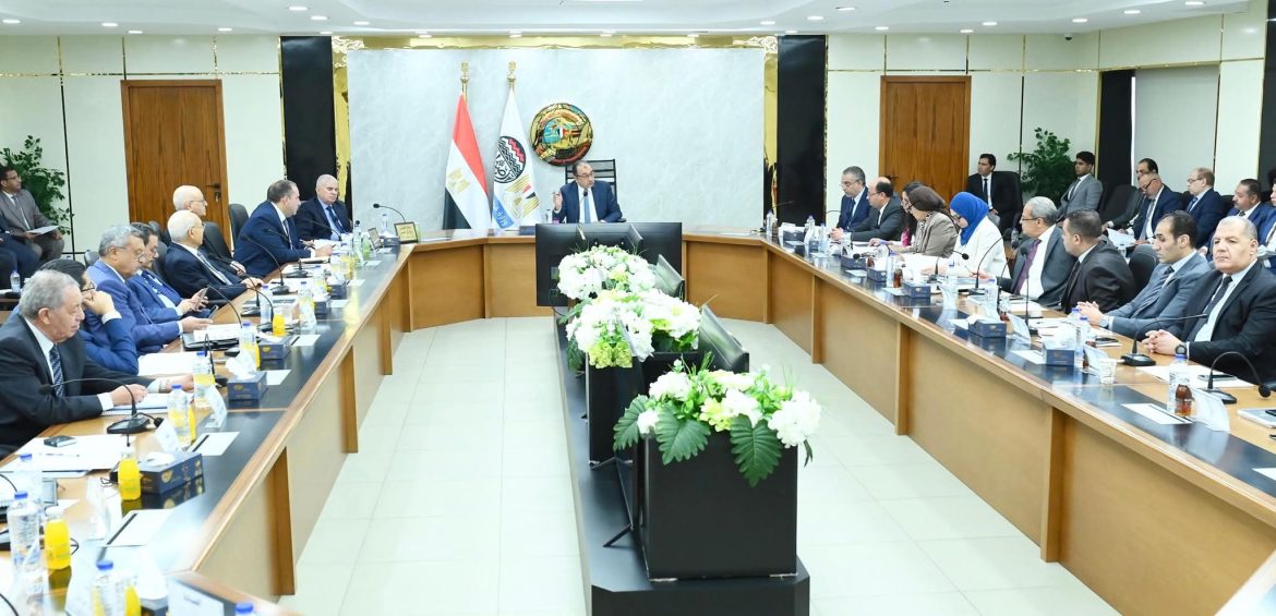 وزير قطاع الأعمال: الأولوية لتعميق التصنيع المحلي وتوطين التكنولوجيا الحديثة وزير قطاع الأعمال: الأولوية لتعميق التصنيع المحلي وتوطين التكنولوجيا الحديثة