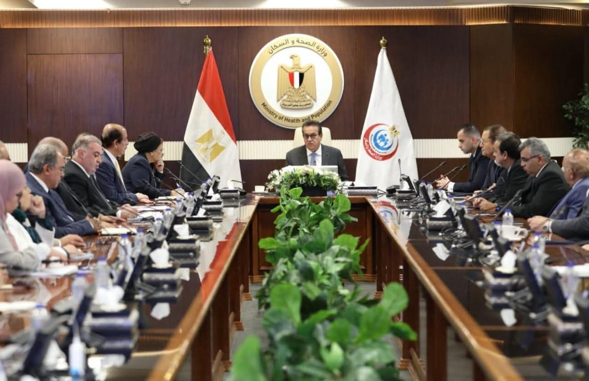 وزير الصحة يتابع استعداد المؤتمر العالمي للسكان والصحة والتنمية البشرية وزير الصحة يتابع استعداد المؤتمر العالمي للسكان والصحة والتنمية البشرية