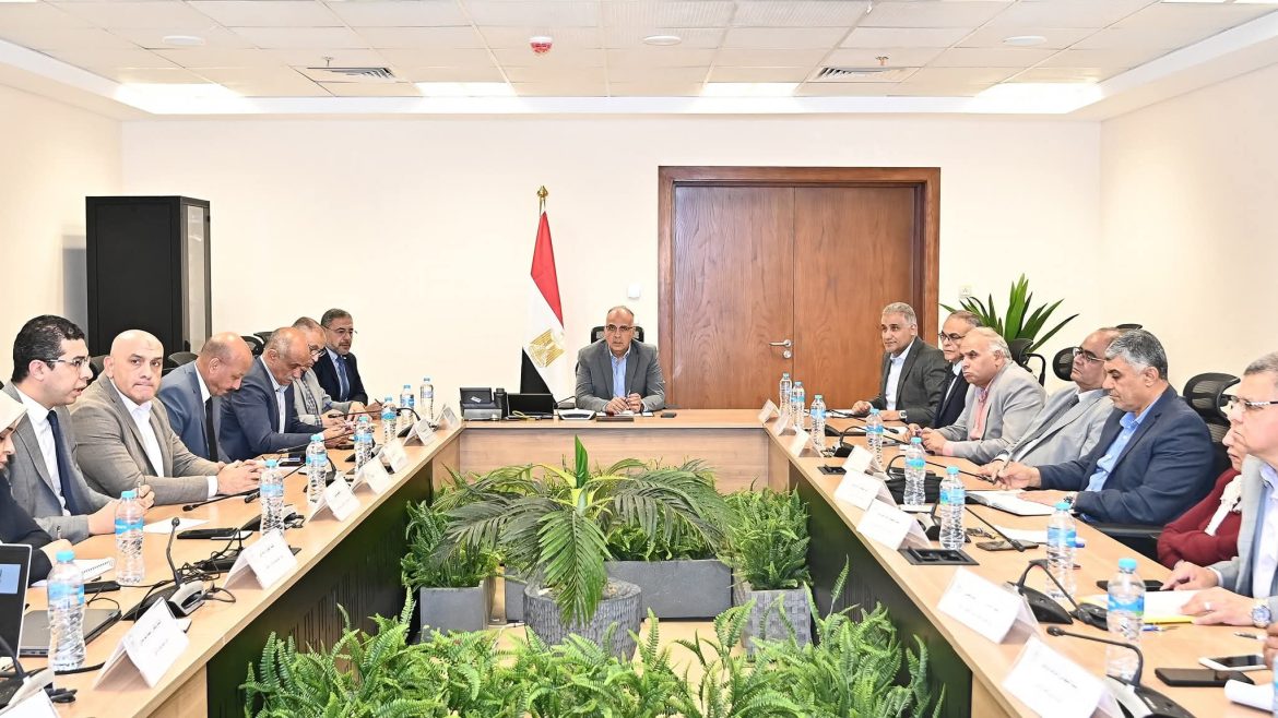 وزير الري: الاستعداد للتعامل مع موسم السيول والأمطار الغزيرة وزير الري: الاستعداد للتعامل مع موسم السيول والأمطار الغزيرة