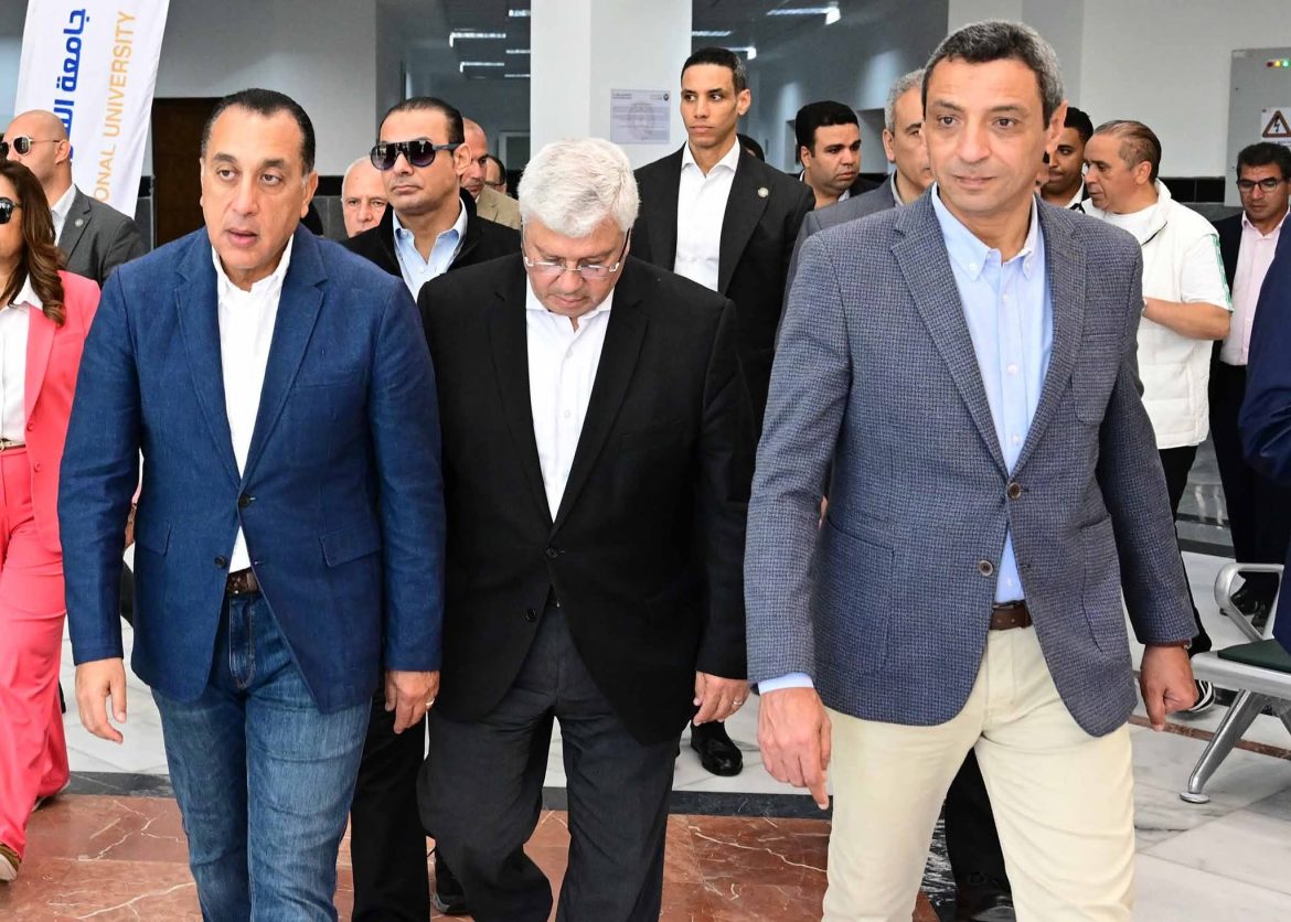 رئيس الوزراء يستعرض أبرز المشروعات والمبادرات بمحافظة السويس رئيس الوزراء يستعرض أبرز المشروعات والمبادرات بمحافظة السويس