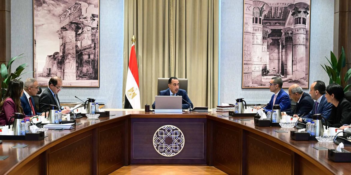 رئيس الوزراء يستعرض الفرص الاستثمارية وملفات التعاون مع الدول العربية الشقيقة رئيس الوزراء يستعرض الفرص الاستثمارية وملفات التعاون مع الدول العربية الشقيقة