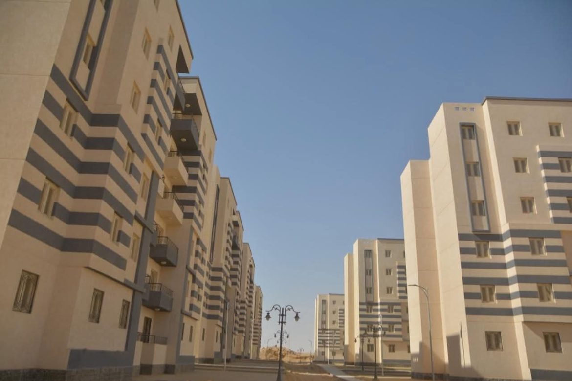 وزير الإسكان يتابع الموقف التنفيذي لأعمال ولمشروعات مدينة السويس الجديدة وزير الإسكان يتابع الموقف التنفيذي لأعمال ولمشروعات مدينة السويس الجديدة