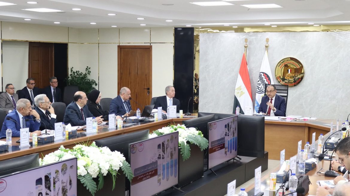 عمومية القابضة للصناعات المعدنية تعتمد نتائج الأعمال محققة 61 مليار جنيه إيرادات