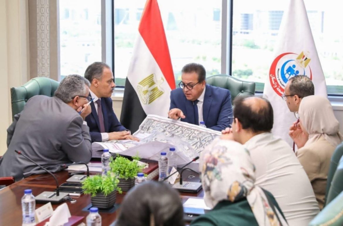 وزير الصحة يتابع المشروعات الصحية الجارية والتوسع في إنشاء منشآت جديدة لمحافظة الشرقية وزير الصحة يتابع المشروعات الصحية الجارية والتوسع في إنشاء منشآت جديدة لمحافظة الشرقية
