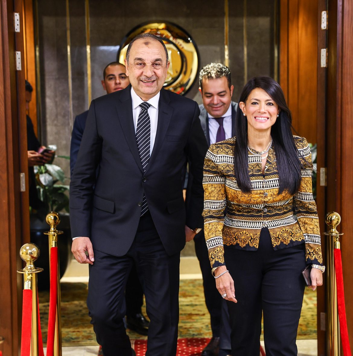 وزيرا قطاع الأعمال والتخطيط يشهدان توقيع خطابات نوايا لتمويل مشروع «دندرة»