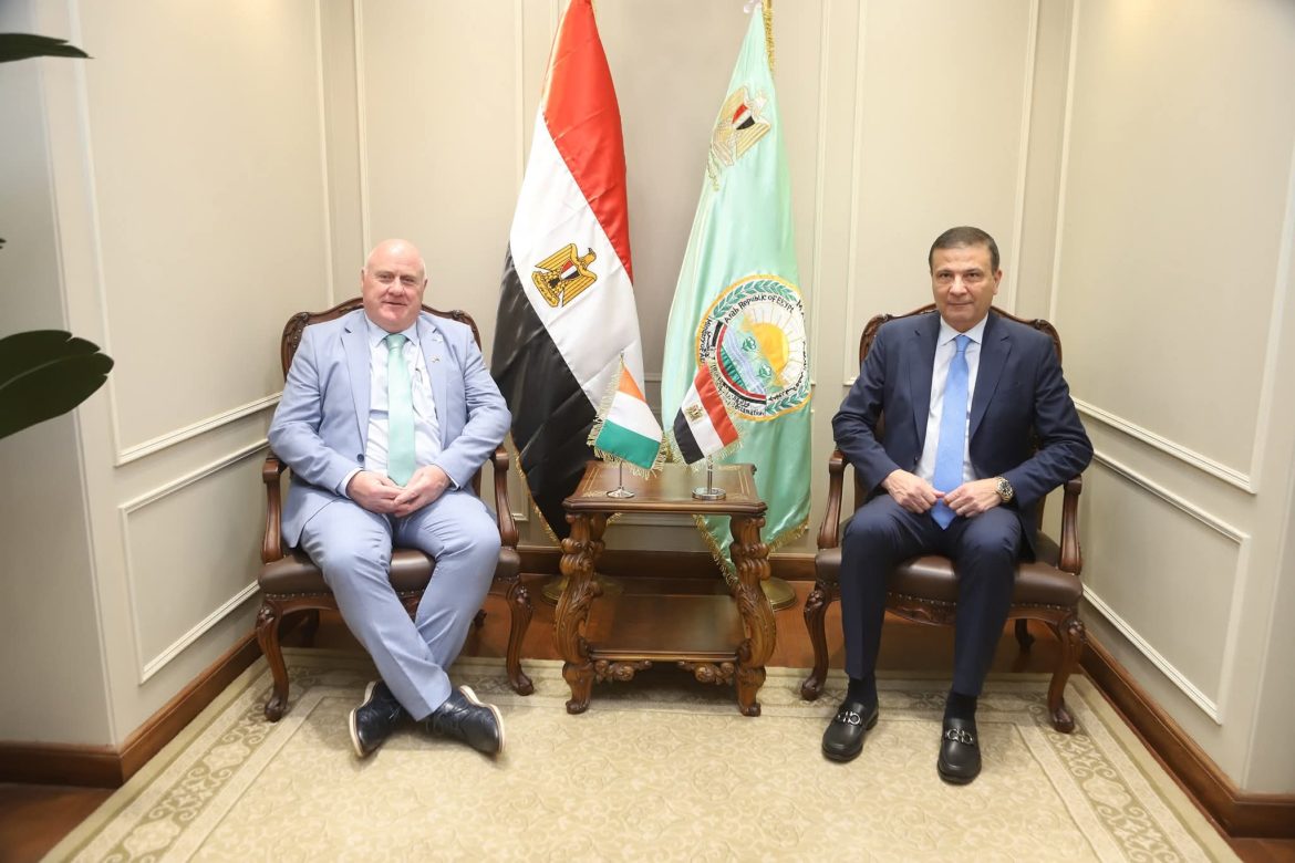 وزير الزراعة يبحث فرص الشراكة في الأمن الغذائي والتكنولوجيا الزراعية بين مصر وأيرلندا 