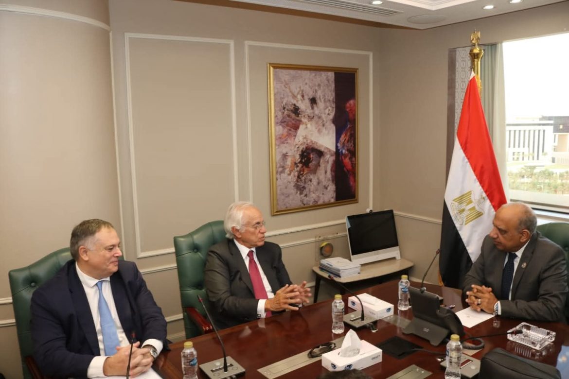 وزير الكهرباء يبحث تطور أعمال مشروع الربط الكهربائي المصري اليوناني