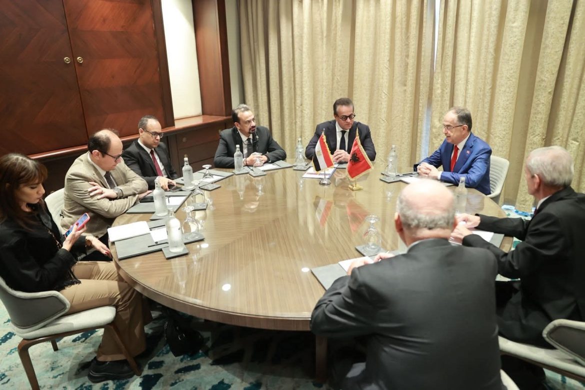 وزير الصحة يبحث آفاق التعاون الصحي بين مصر وألبانيا 