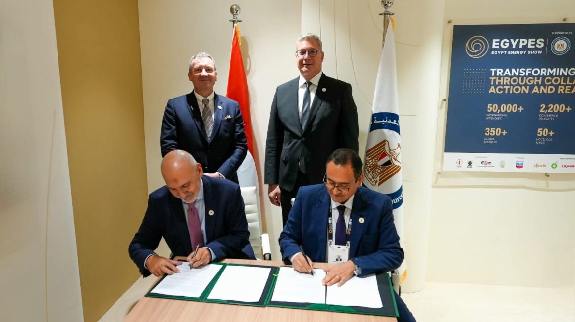 وزير البترول يشهد توقيع مذكرة نوايا بين شركتي إيجاس  وإكسون موبيل للبحث عن الغاز غرب حقل ظهر